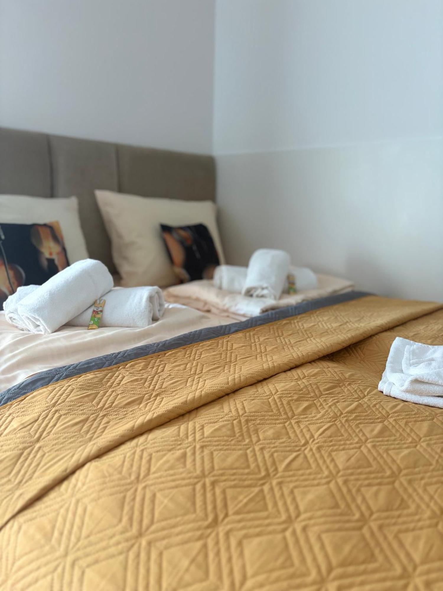 Apartment Trzy Sosny Okrzei 1c *